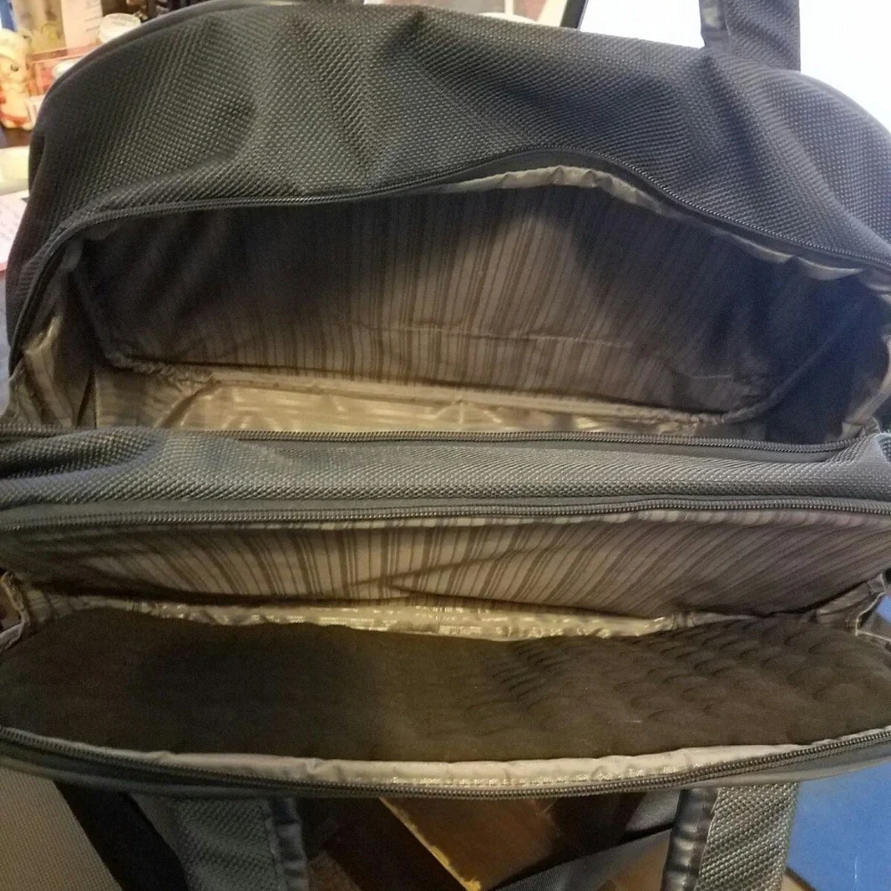 Samsonite travel bag